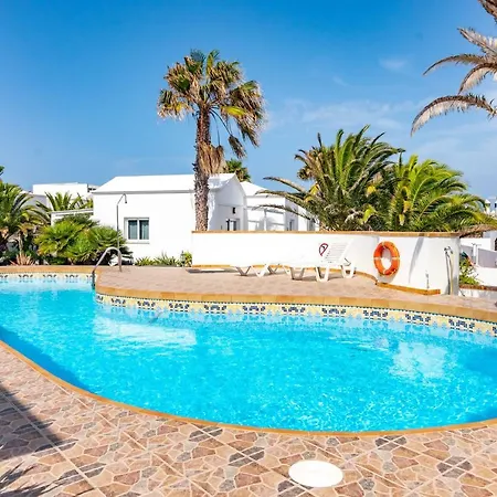 Charco Del Palo Bungalows