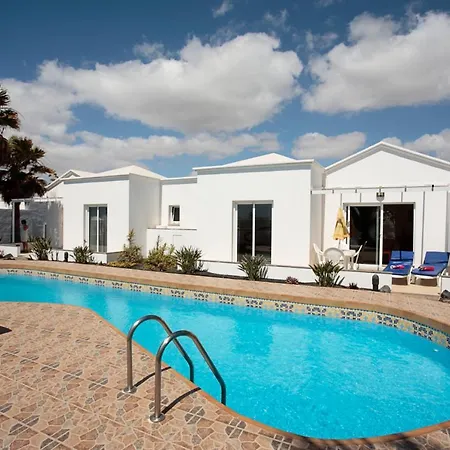 Charco del Palo Bungalows *