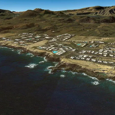 Дом отдыха Charco Del Palo Bungalows *